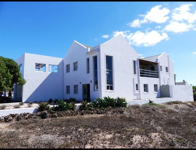 4 BEDROOM HOUSE FOR SALE IN GOLDEN MILE